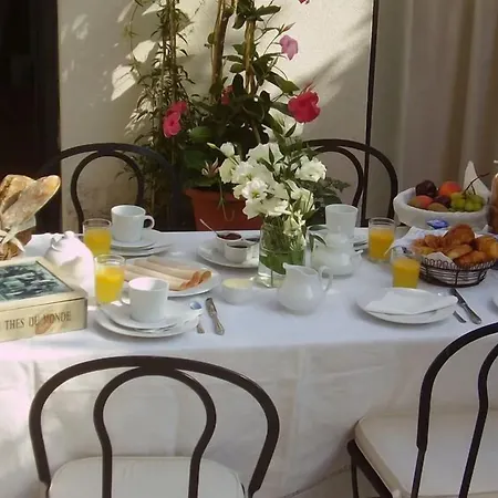 La Petite Maison Bed and breakfast