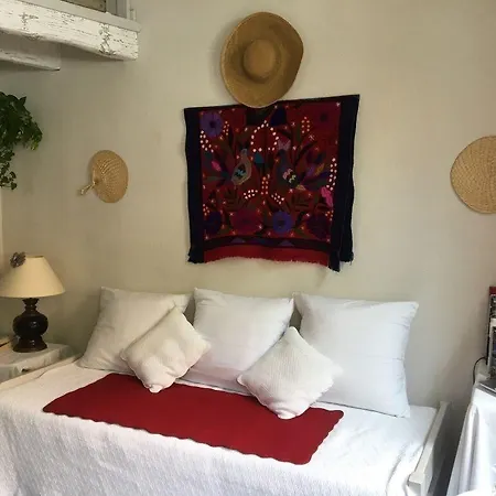 La Petite Maison Bed and breakfast *