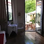 La Petite Maison 住宿加早餐酒店 *
